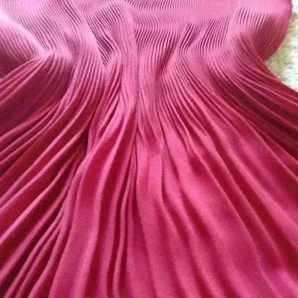 LOFT Petite Red Pleated Sleeveless Blouse Keyhole Back Office Workwear XS - Picture 7 of 10